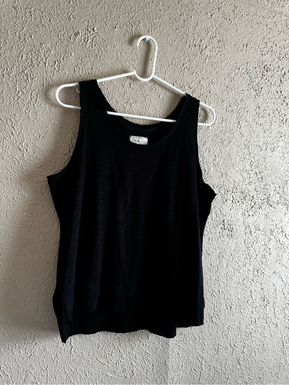 Lou & Grey Women's Black Sleeveless Tank Top